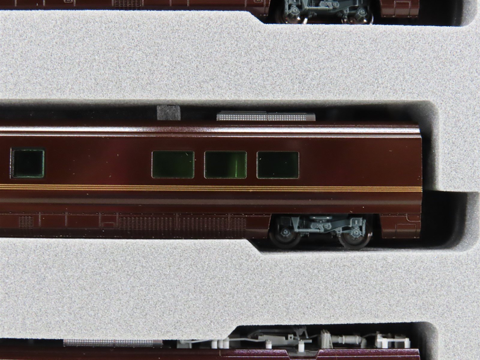 N Scale Kato 10-1991 E655 Series 