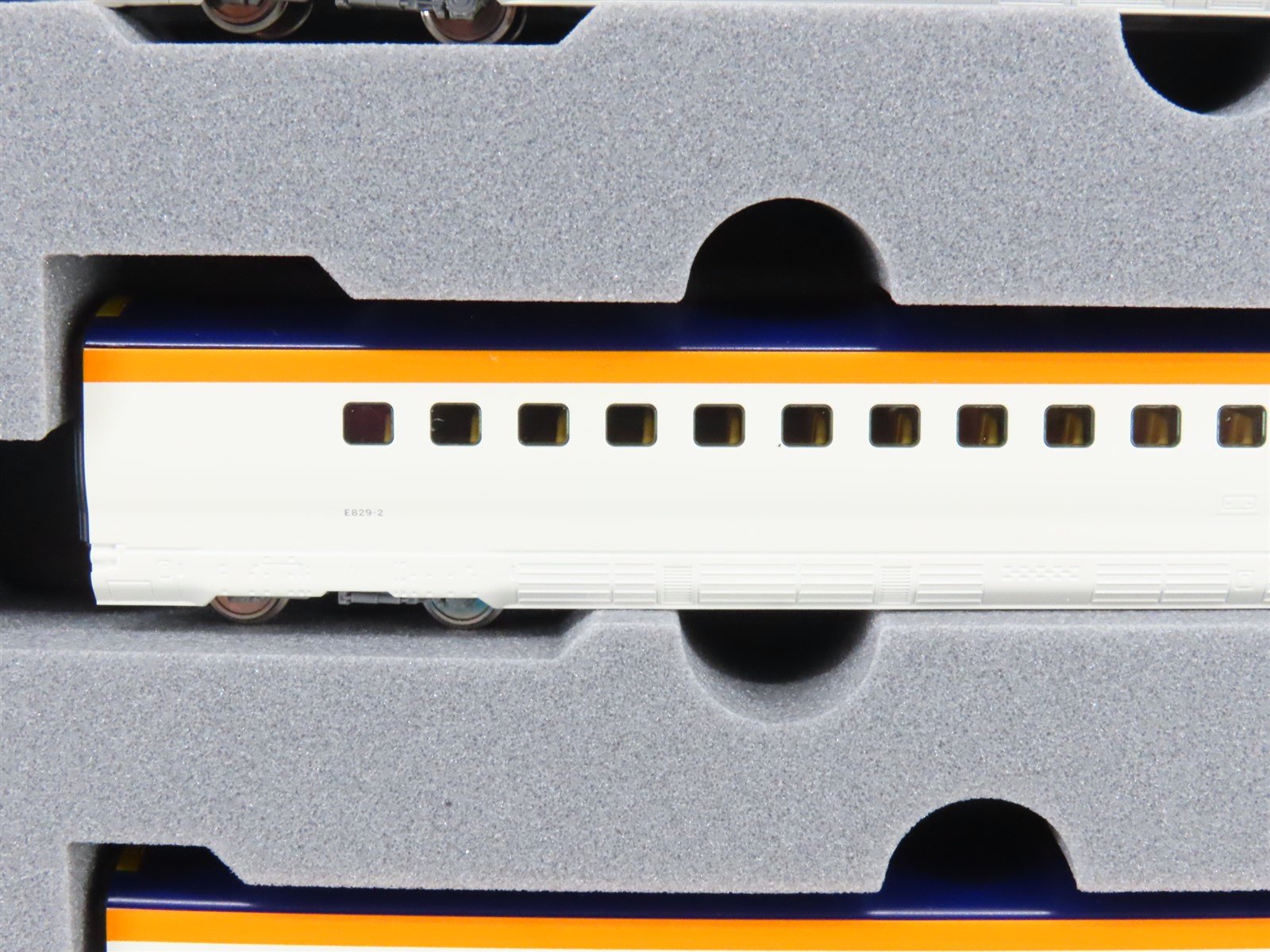N Kato 10-2050 E8 Series Yamagata Shinkansen 