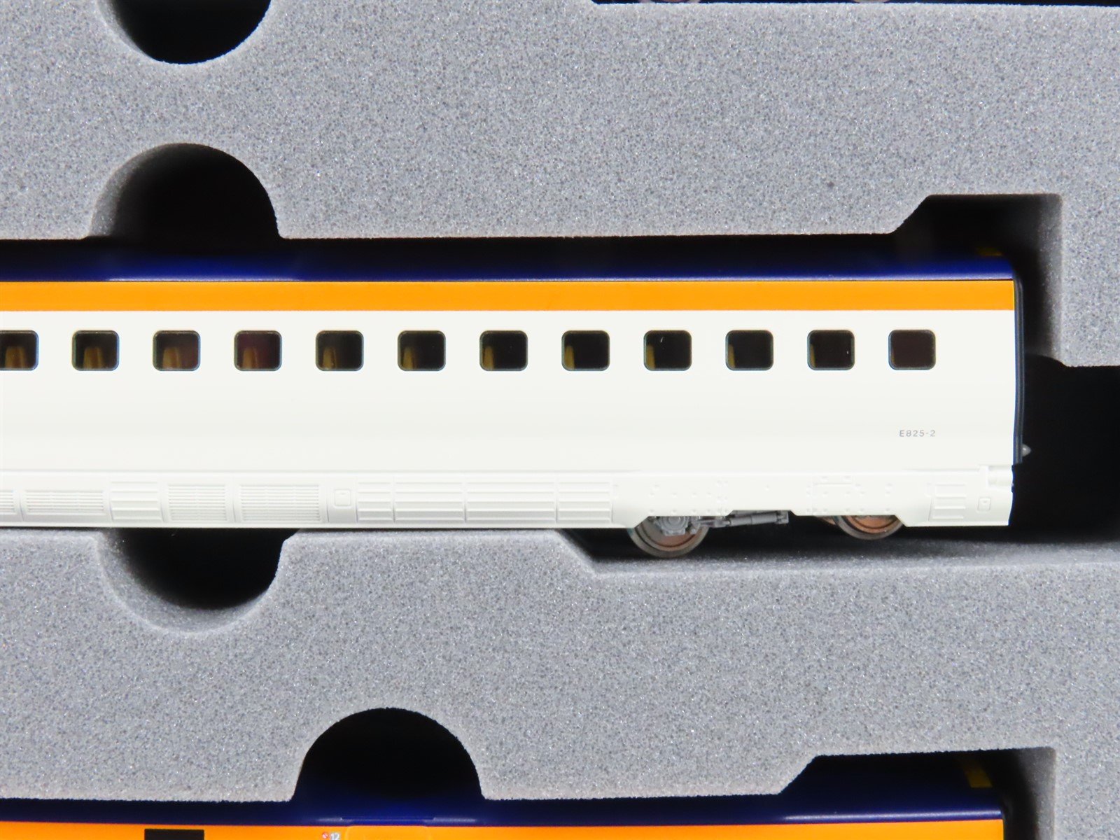 N Kato 10-2050 E8 Series Yamagata Shinkansen 