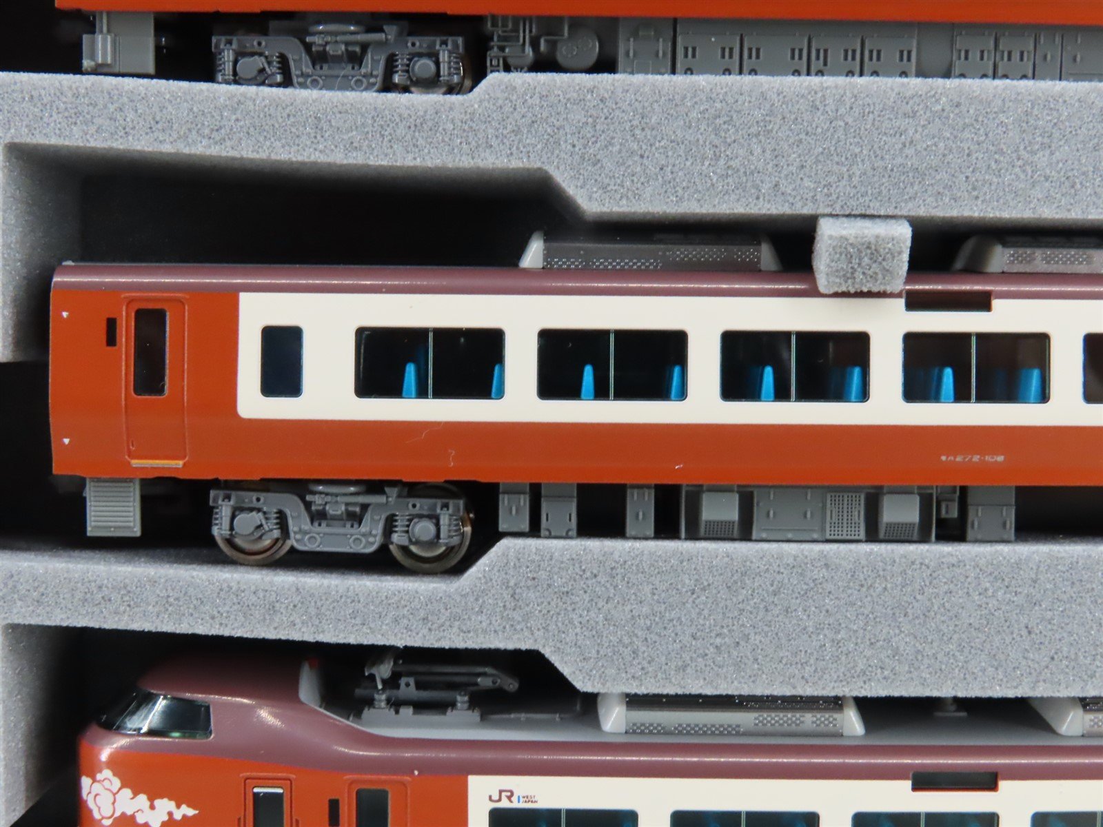 N Scale Kato 10-2000 273 Series 
