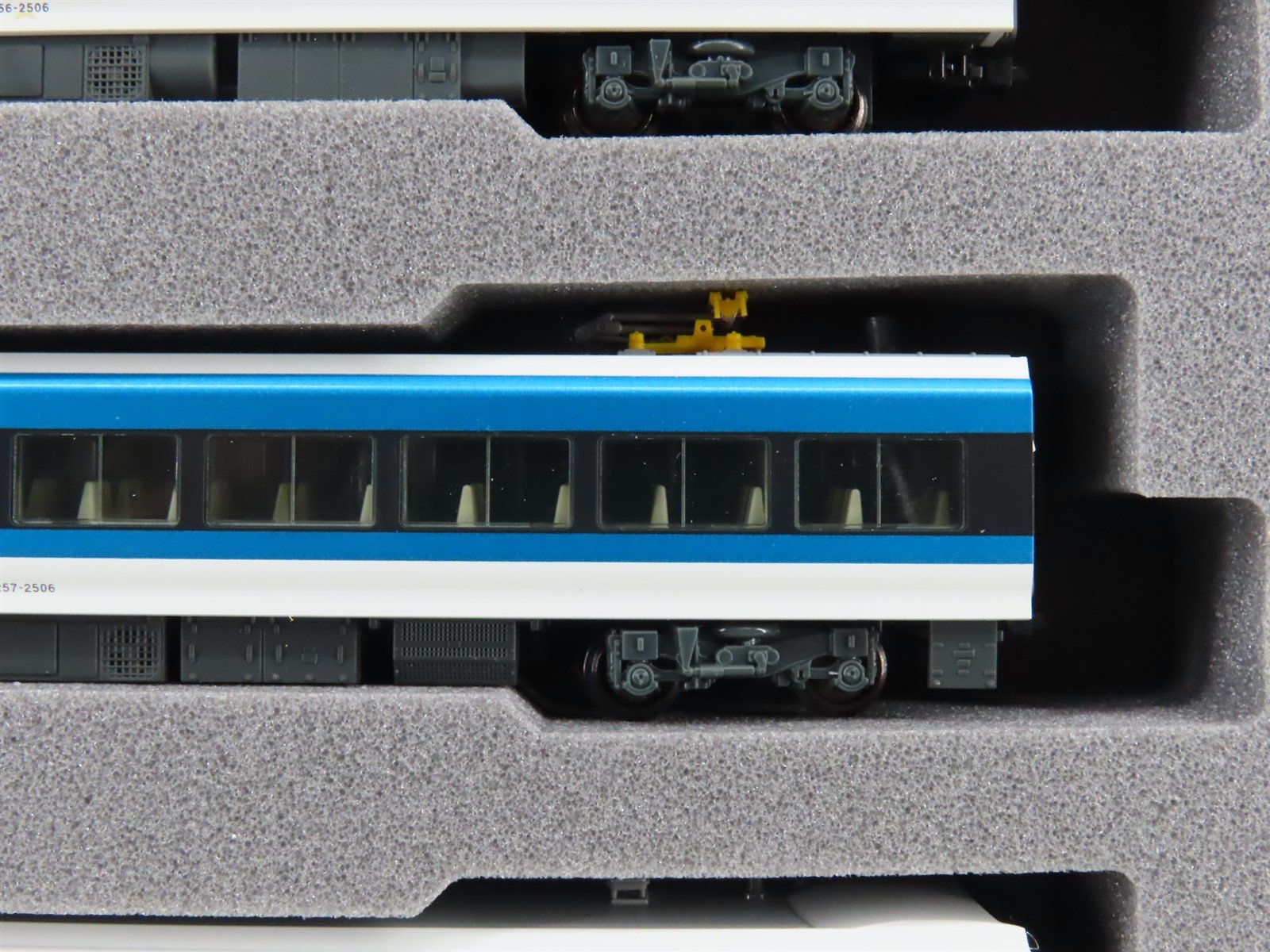N Scale Kato 10-1614 E257 2500 Series 