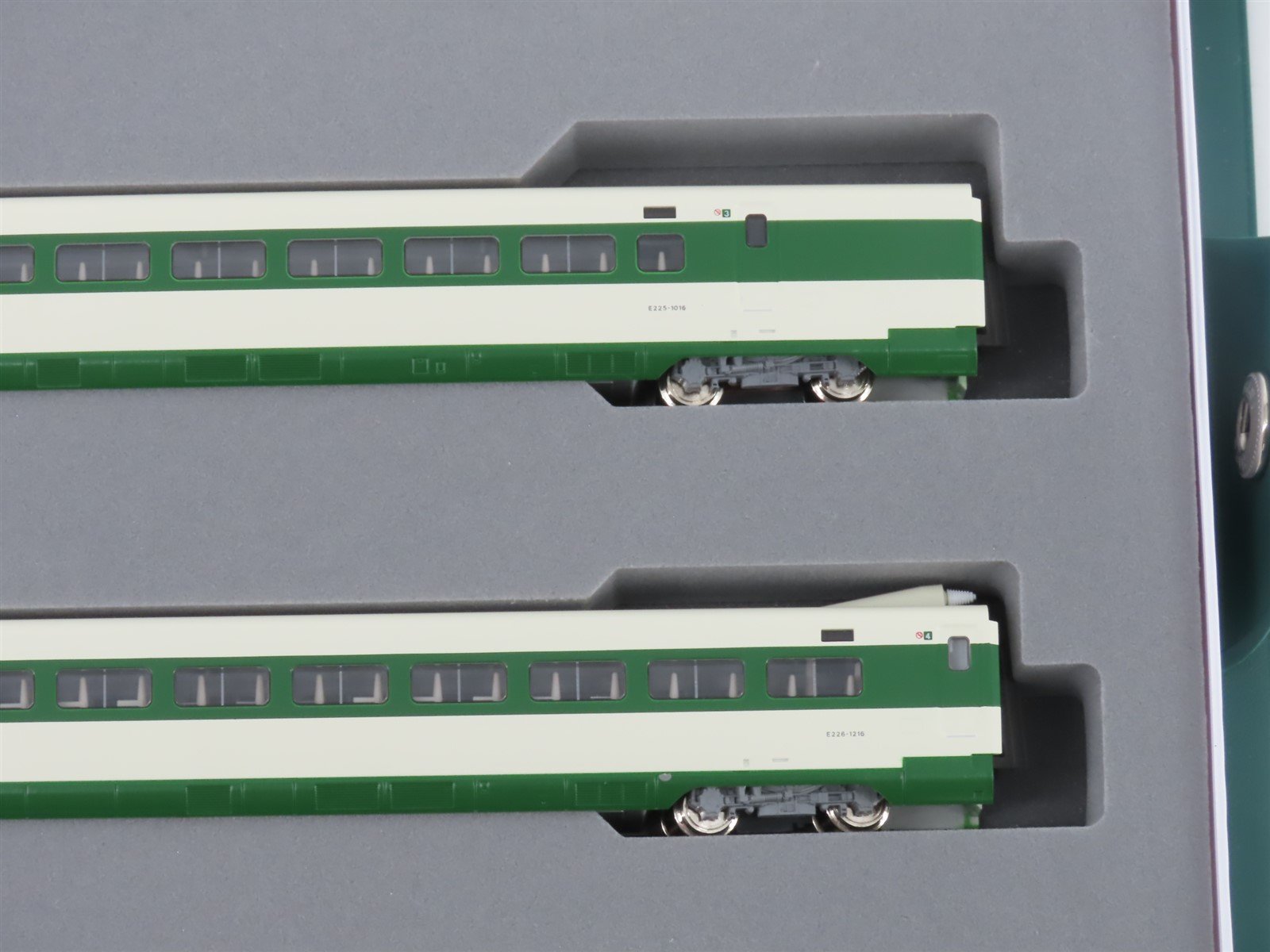 N Scale KATO 10-1807 E2 Series-1000 Shinkansen Electric Passenger Set