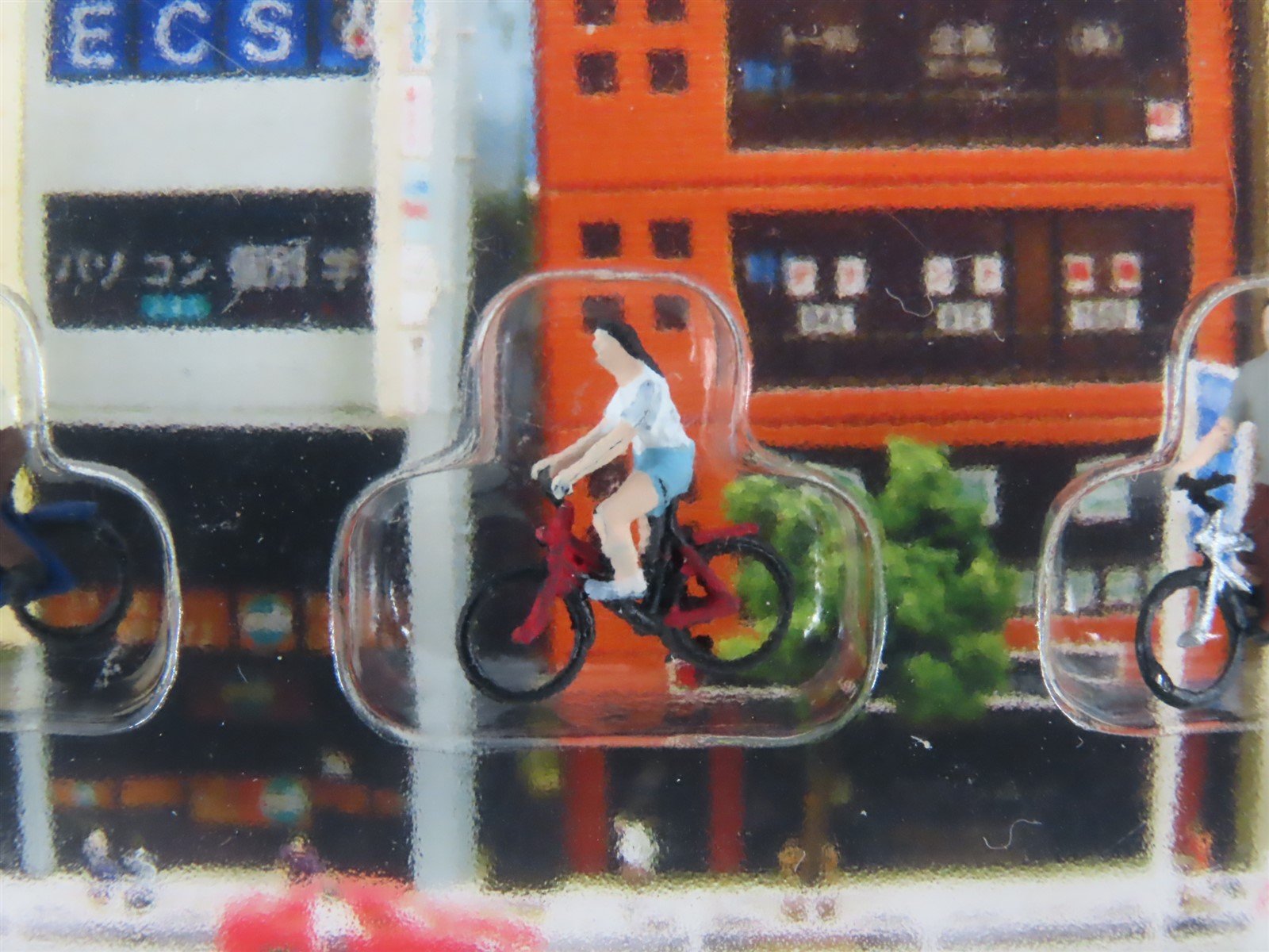 N 1/150 Scale KATO DioTown 24-215 Bicyclist People Figures 3-Pack