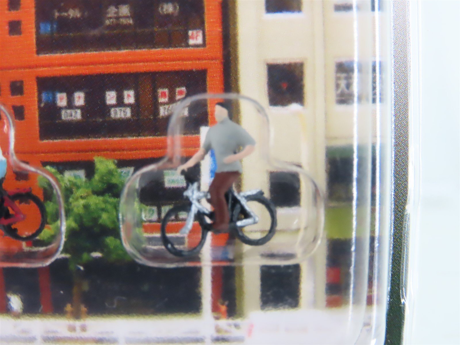 N 1/150 Scale KATO DioTown 24-215 Bicyclist People Figures 3-Pack