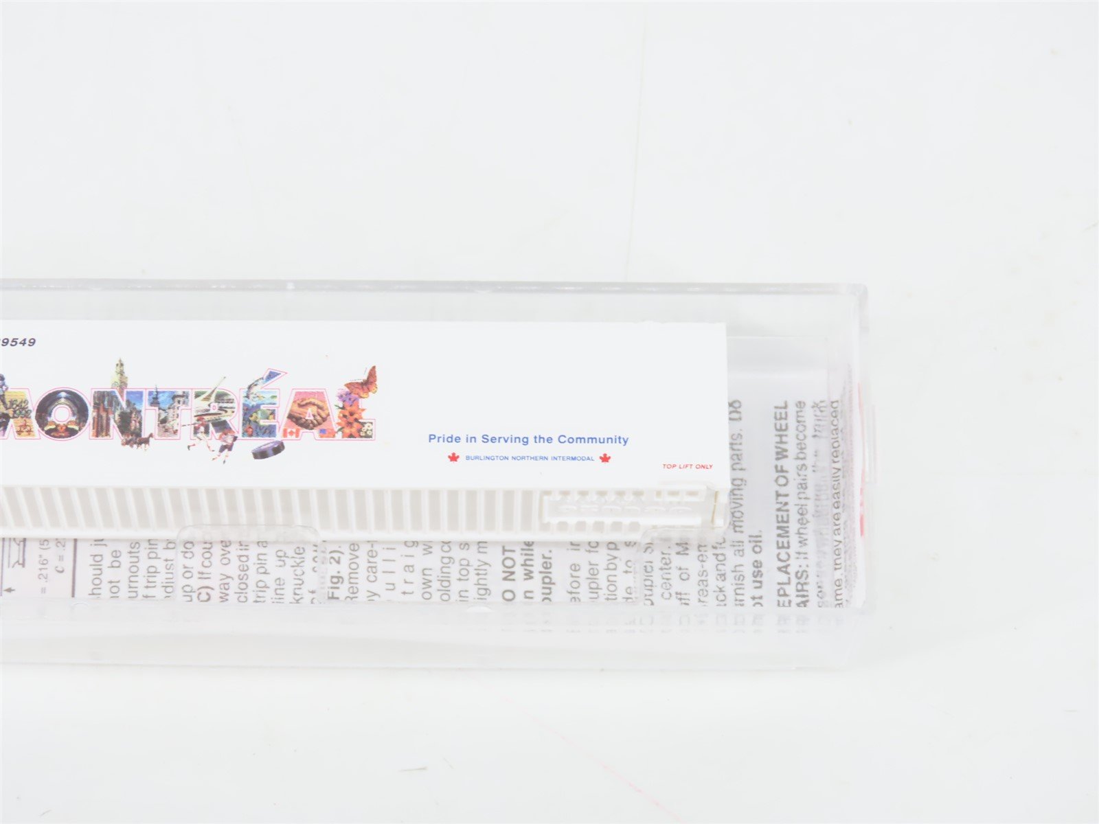 N Micro-Trains MTL deLuxe Innovations 81730 BNAU 48' Container Montreal #289549