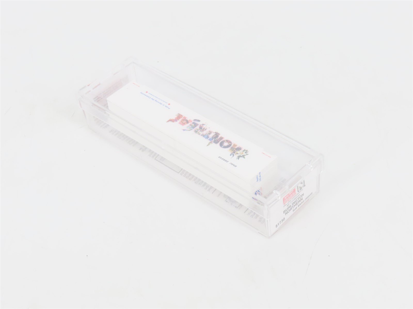N Micro-Trains MTL deLuxe Innovations 81730 BNAU 48' Container Montreal #289549