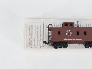 N Kadee Micro-Trains MTL 51050 NP Northern Pacific Main Street 34' Caboose #1653