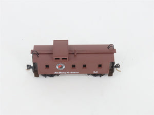 N Kadee Micro-Trains MTL 51050 NP Northern Pacific Main Street 34' Caboose #1653