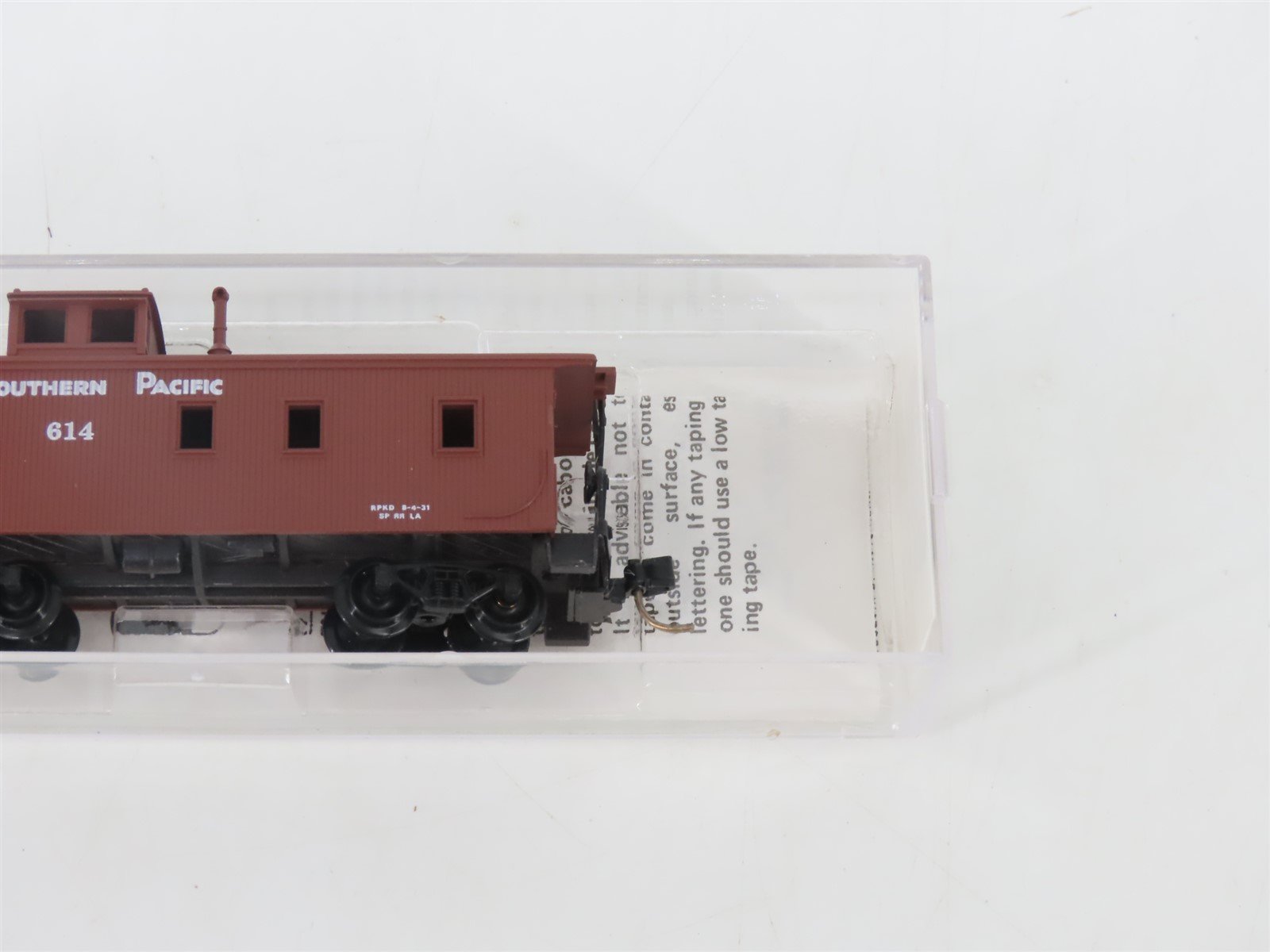 N Scale Micro-Trains MTL 51150 SP Southern Pacific 34' Wood-Sheathed Caboose 614