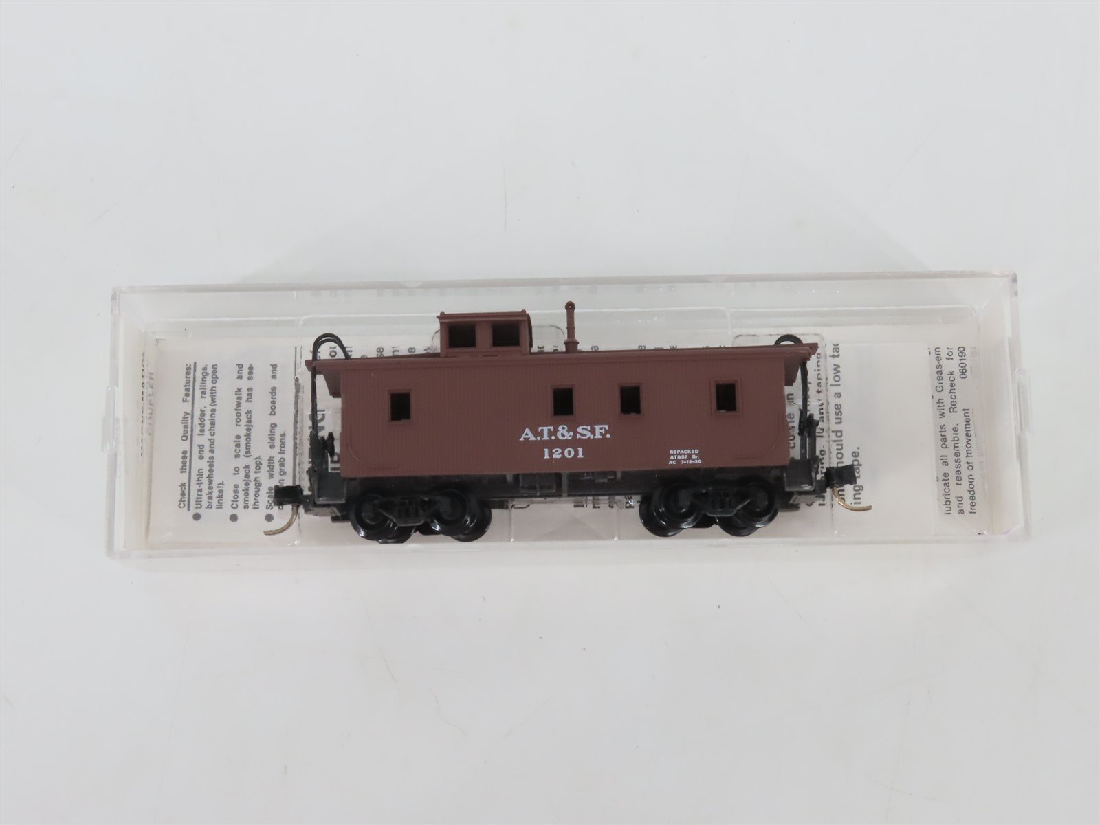 N Scale Micro-Trains MTL 51100 ATSF Santa Fe 34' Wood-Sheathed Caboose #1201