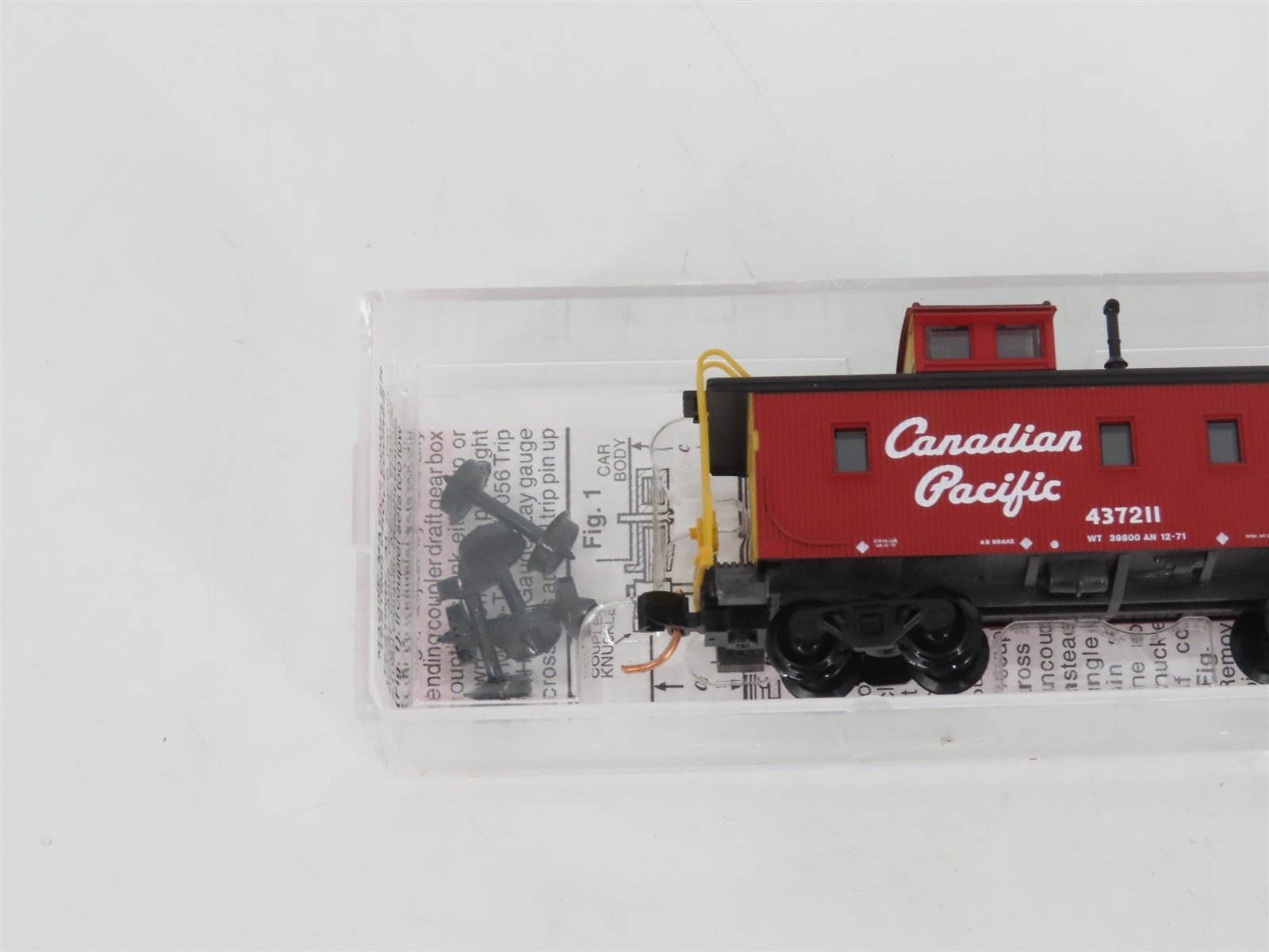 N Scale Micro-Trains MTL 05100240 CP Canadian Pacific 34' Caboose #437211