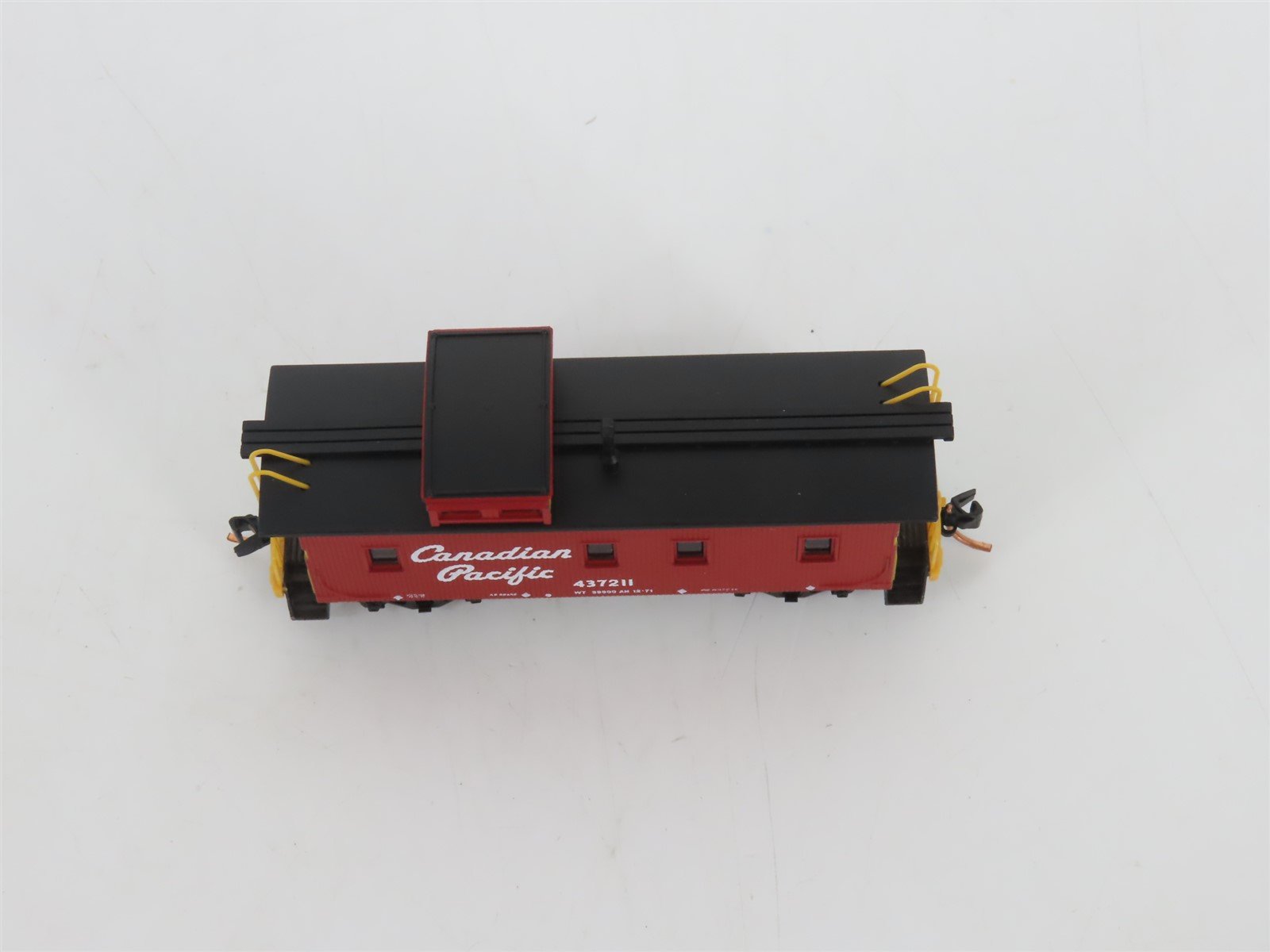 N Scale Micro-Trains MTL 05100240 CP Canadian Pacific 34' Caboose #437211