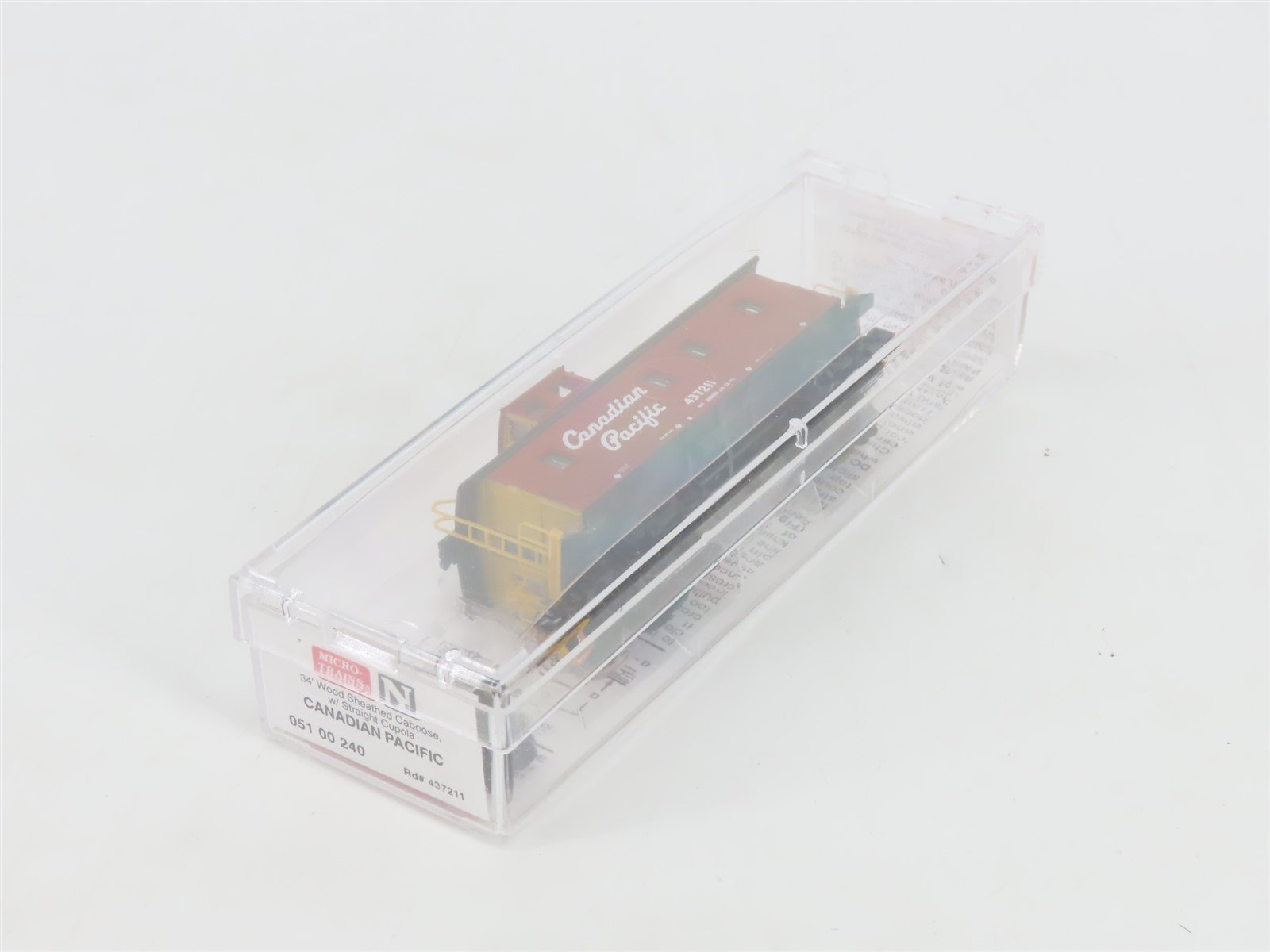 N Scale Micro-Trains MTL 05100240 CP Canadian Pacific 34' Caboose #437211