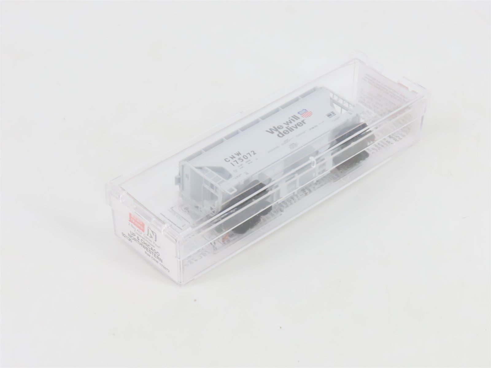 N Scale Micro-Trains MTL 92130 UP/CNW 2-Bay Covered Centerflow Hopper #175072
