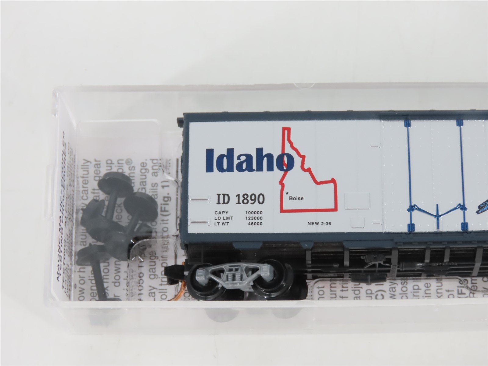 N Scale Micro-Trains MTL 02100398 ID Iowa State 40' Plug Door Box Car #1890