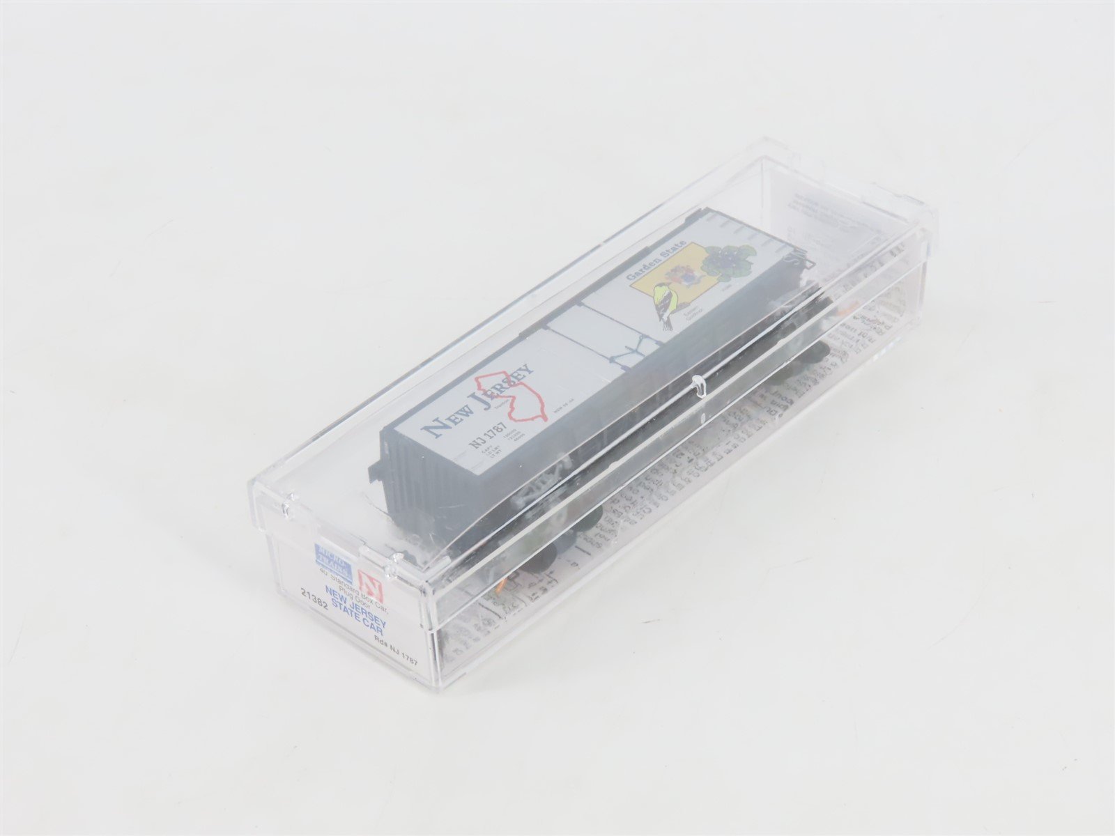 N Scale Micro-Trains MTL 21382 NJ New Jersey State 40' Plug Door Box Car #1787