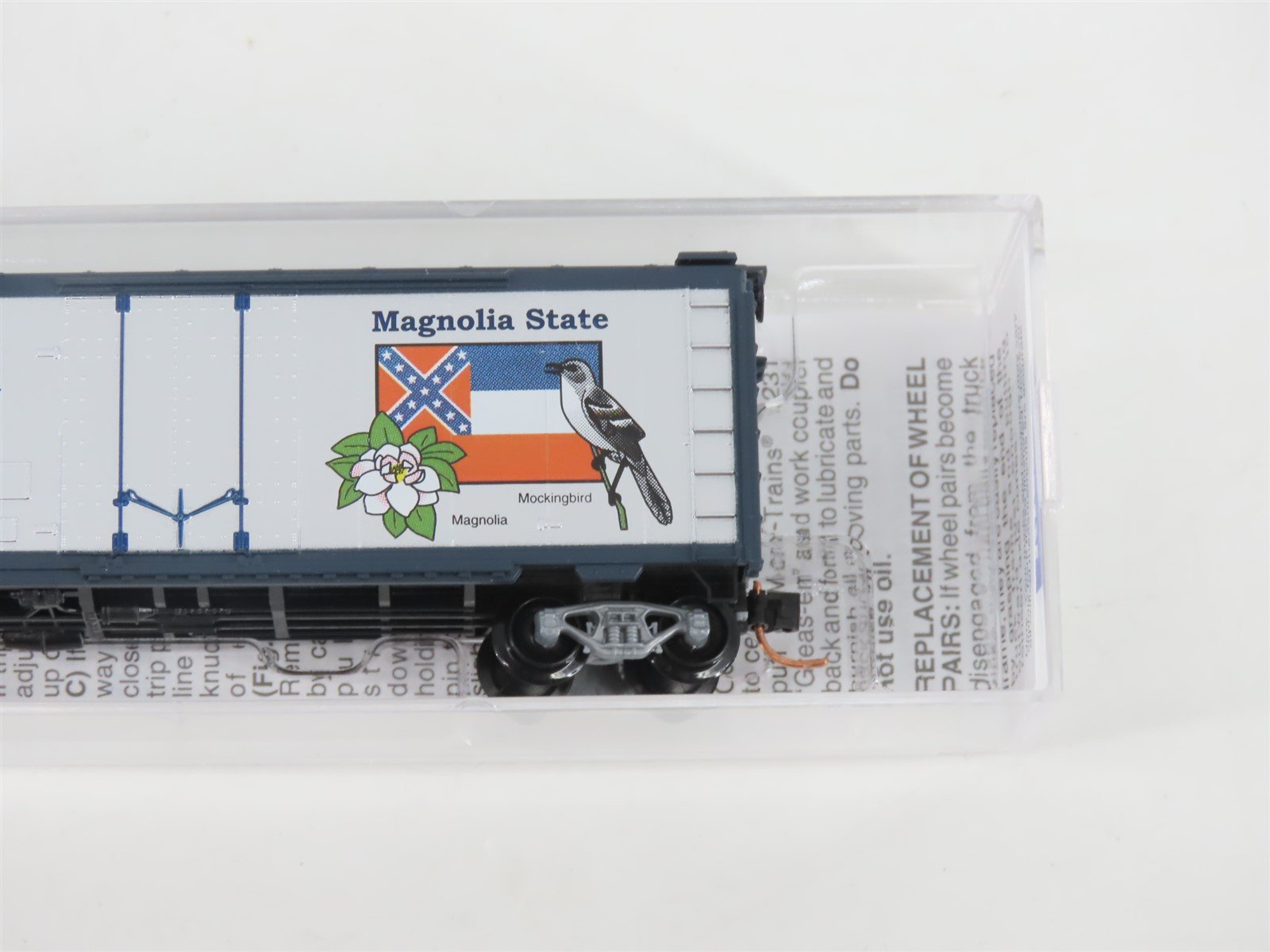 N Micro-Trains MTL 02100401 MS Mississippi State 40' Plug Door Box Car #1817