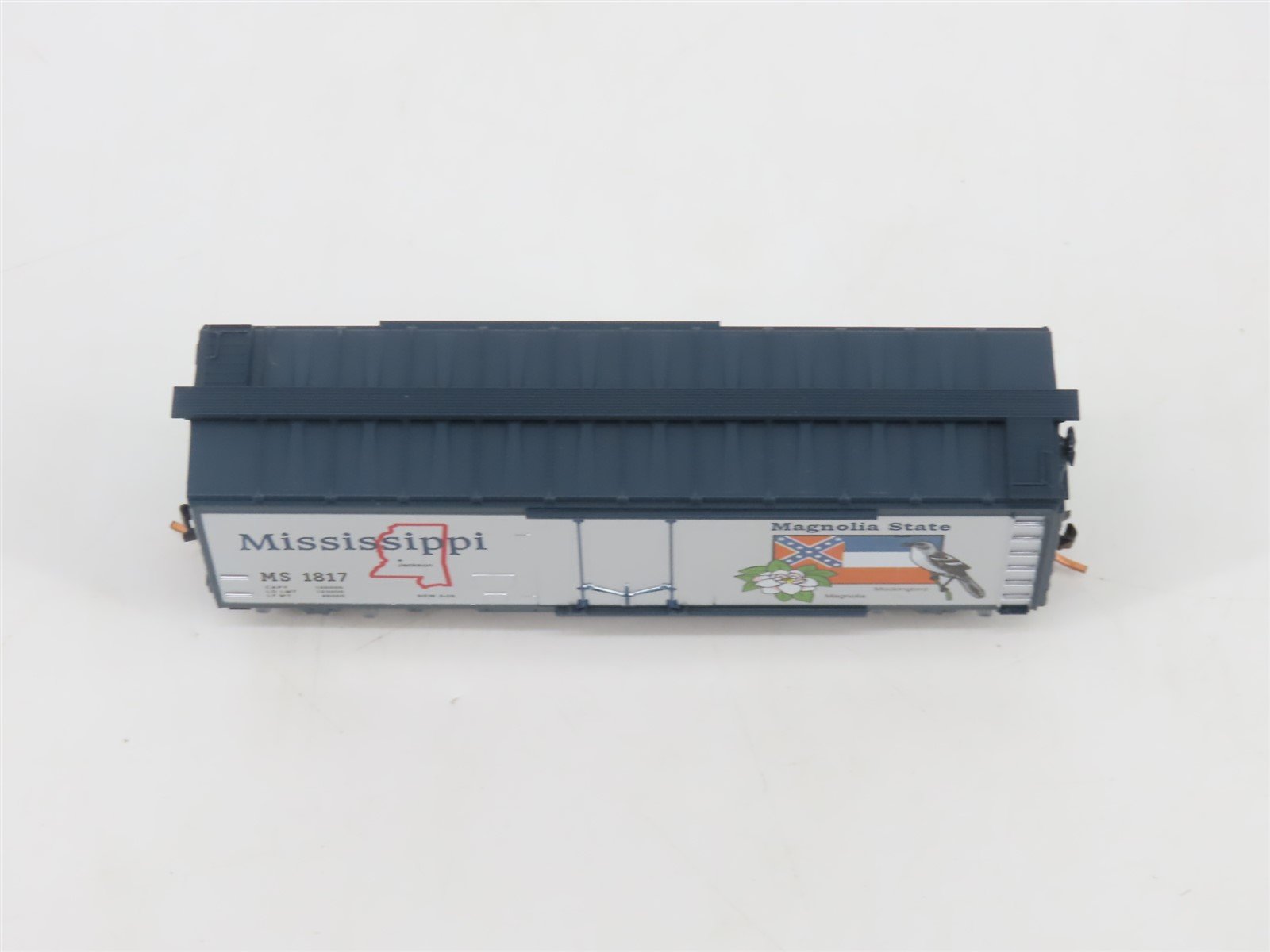 N Micro-Trains MTL 02100401 MS Mississippi State 40' Plug Door Box Car #1817