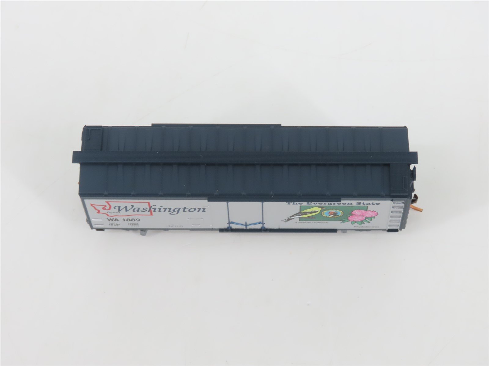 N Scale Micro-Trains MTL 02100393 WA Washington State 40' Plug Door Boxcar #1889