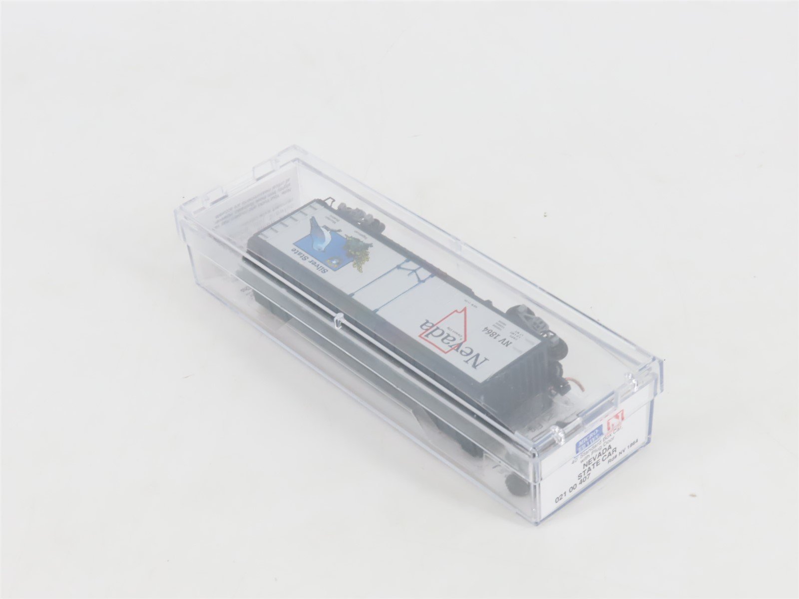 N Scale Micro-Trains MTL 02100407 NV Nevada State 40' Plug Door Box Car #1864