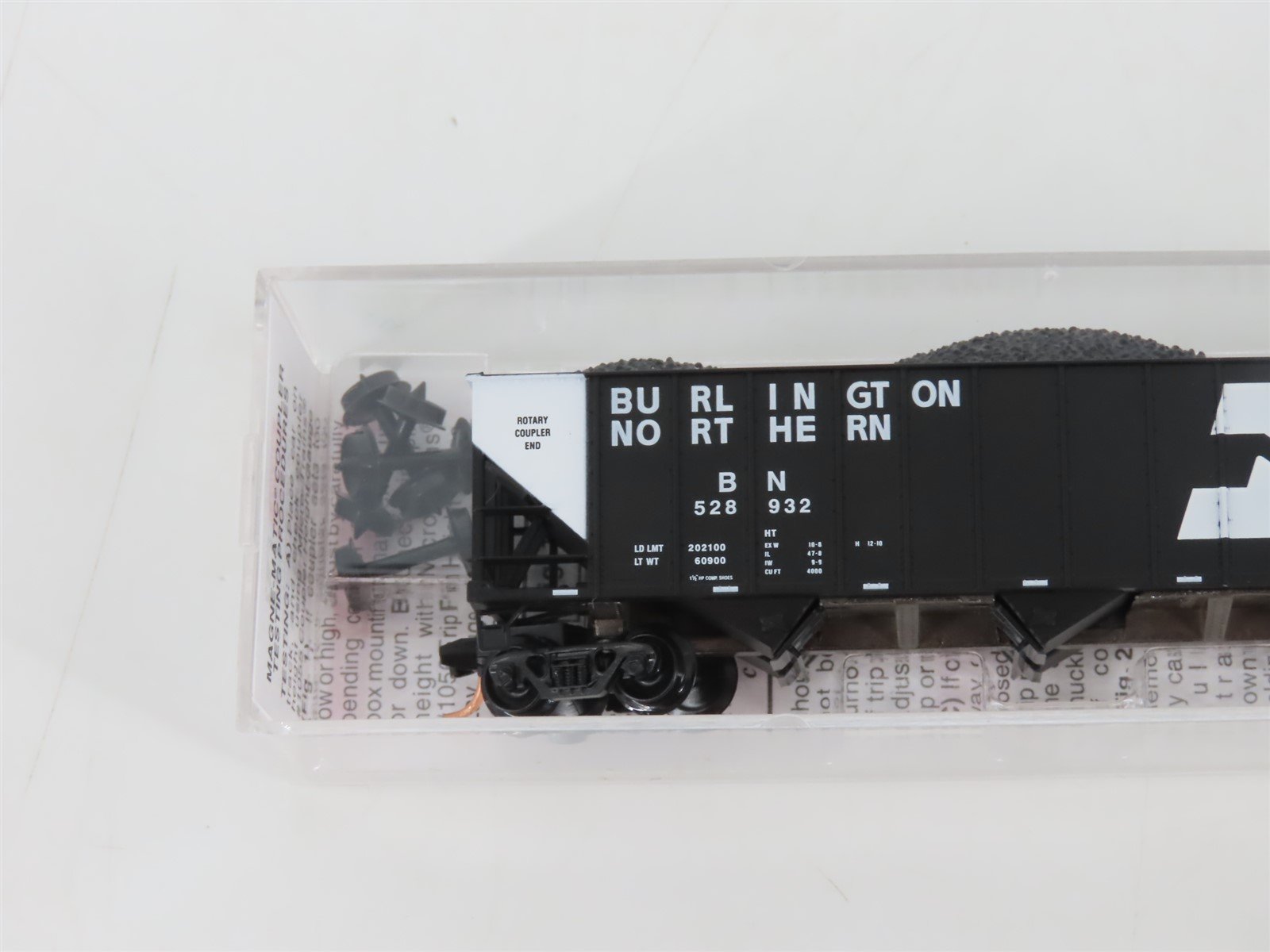 N Micro-Trains MTL 108110 BN Burlington Northern 3-Bay Hopper #528932 w/ Load