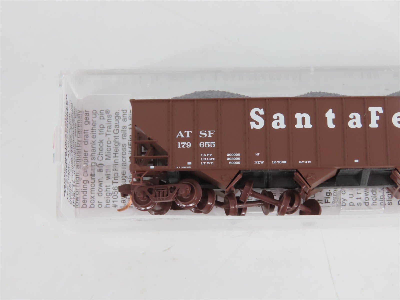 N Scale Micro-Trains MTL 108120.1 ATSF Santa Fe 3-Bay Hopper #179655 w/ Load