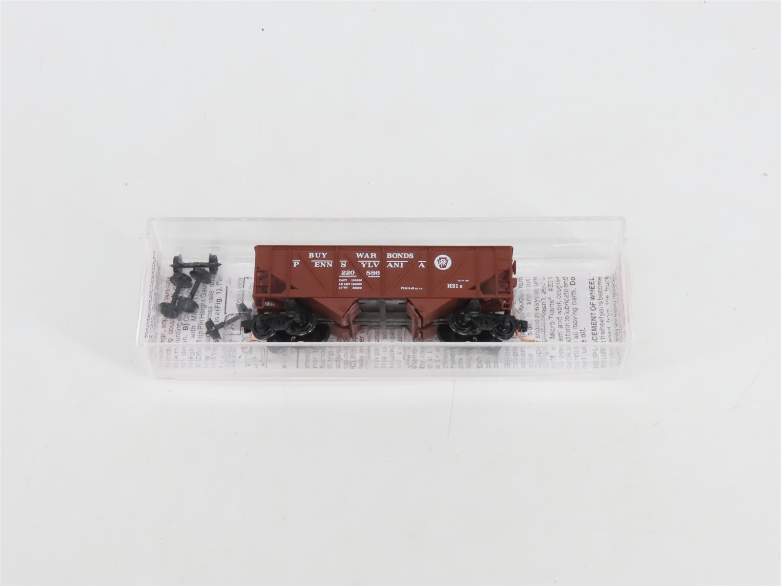 N Scale Micro-Trains MTL 57100 PRR Buy War Bonds 2-Bay Open Hopper #220886