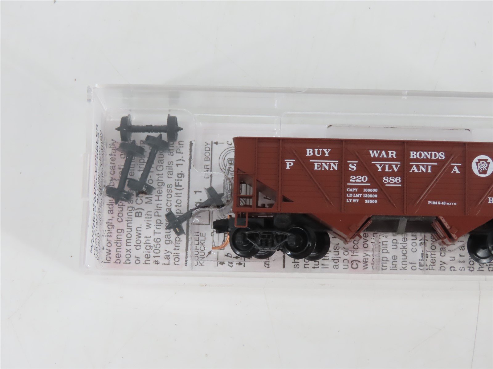 N Scale Micro-Trains MTL 57100 PRR Buy War Bonds 2-Bay Open Hopper #220886
