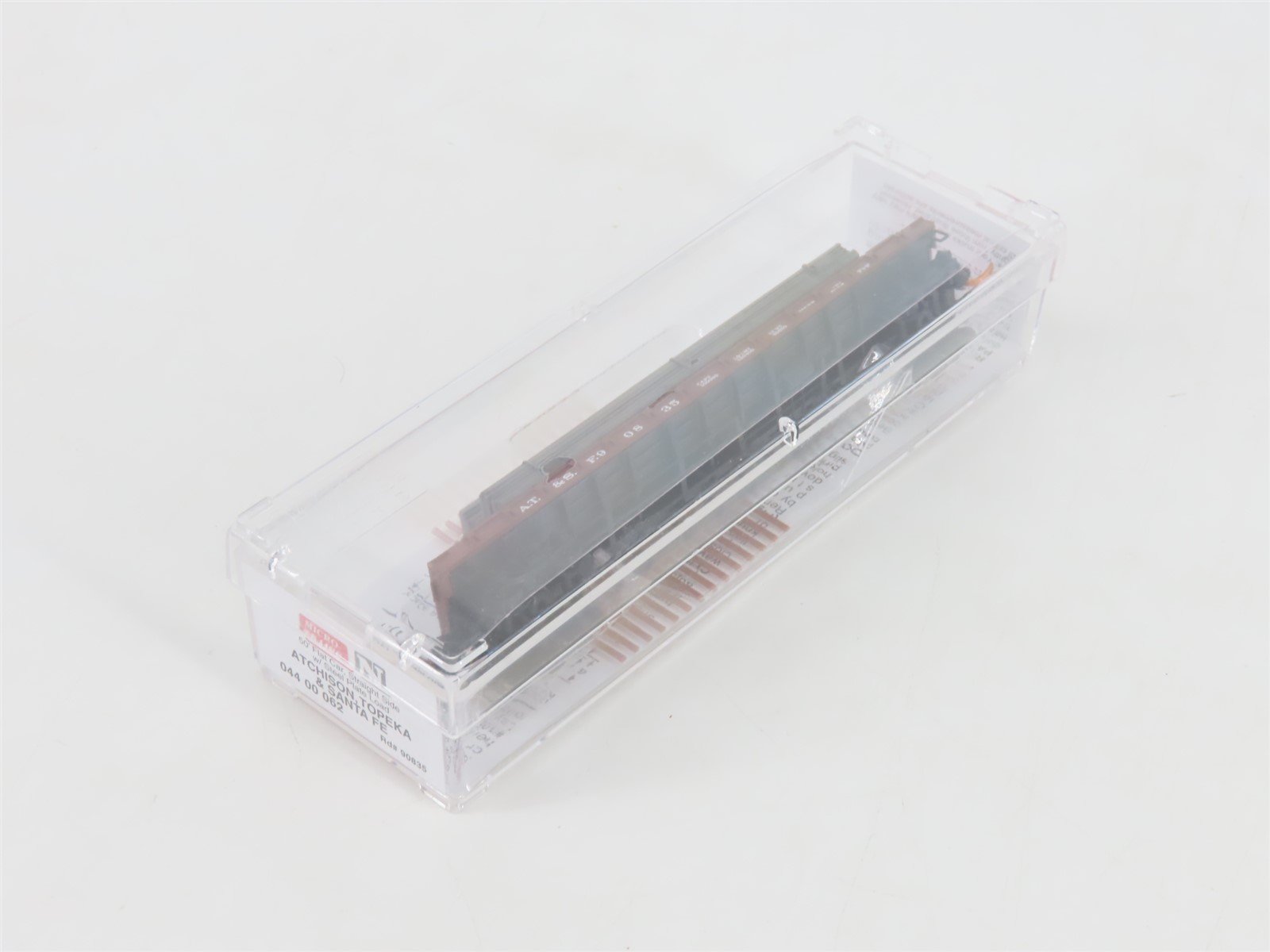 N Micro-Trains MTL 04400062 ATSF Santa Fe 50' Flat Car 90835 w/Steel Plate Load