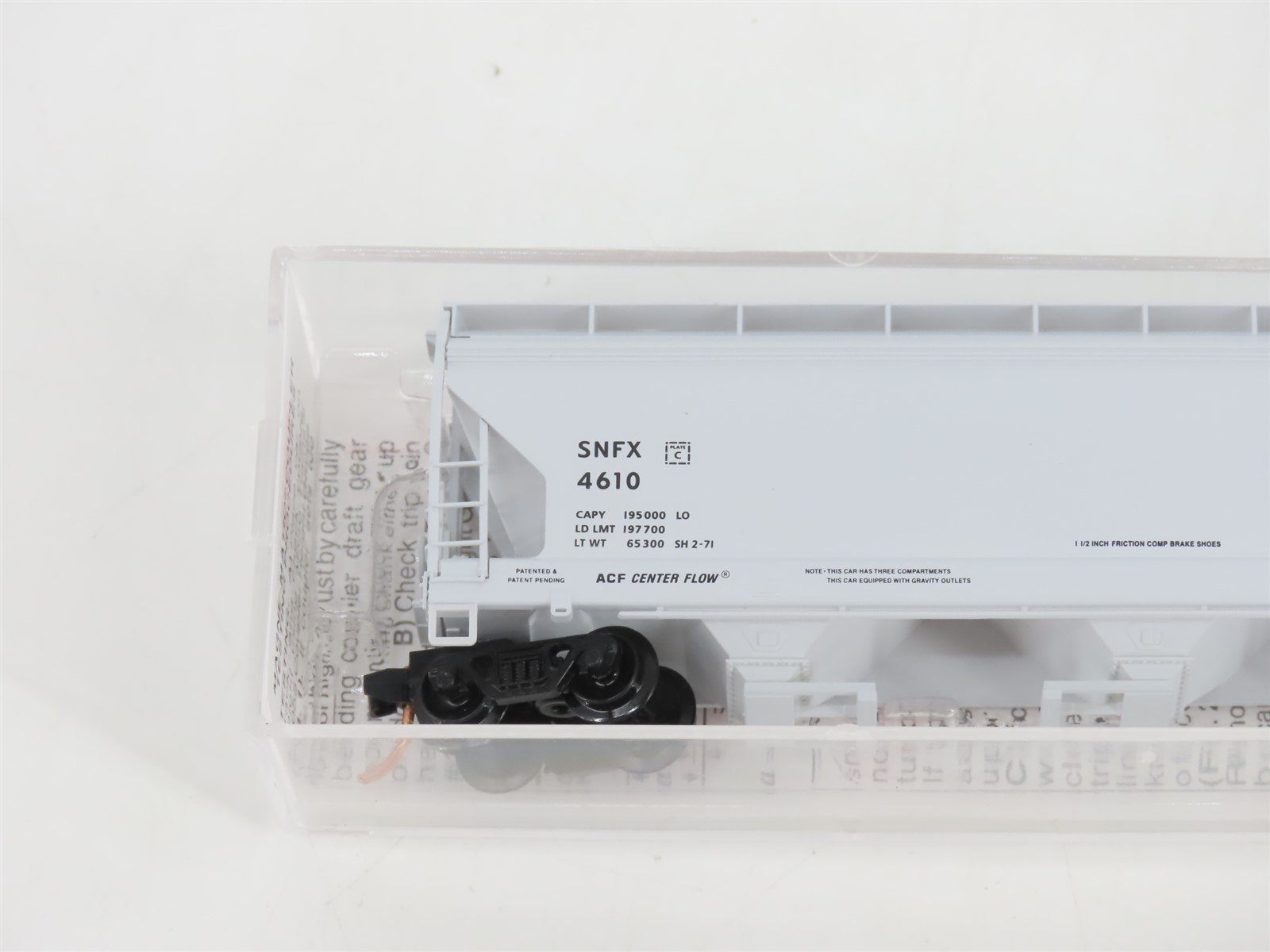 N Scale Micro-Trains MTL 94210 SNFX Shell Oil Co. 3-Bay Centerflow Hopper #4610