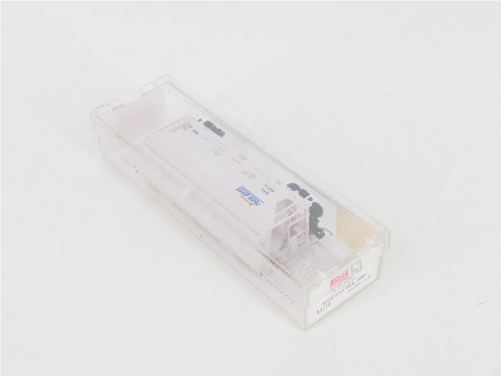 N Micro-Trains MTL 92110 MRL Montana Rail Link 2-Bay Centerflow Hopper #9016
