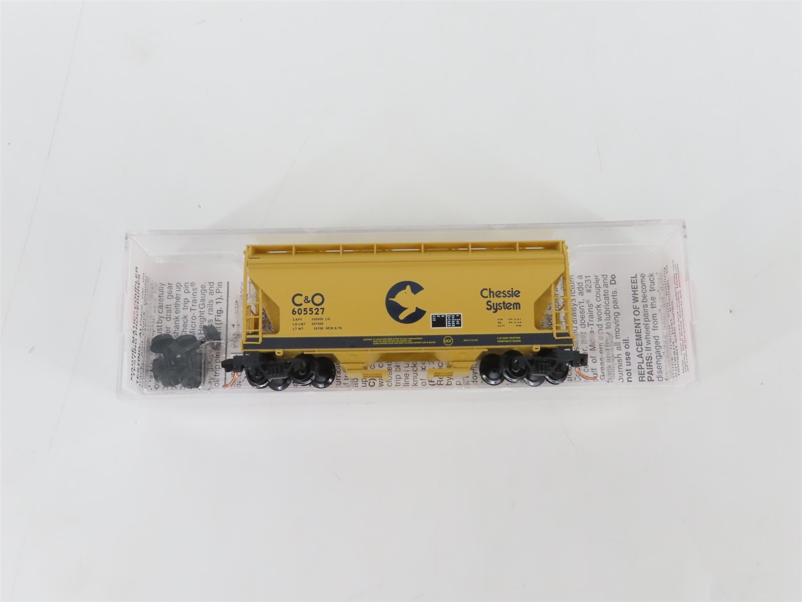 N Scale Micro-Trains MTL 92160 C&O Chessie System 2-Bay Centerflow Hopper 605527