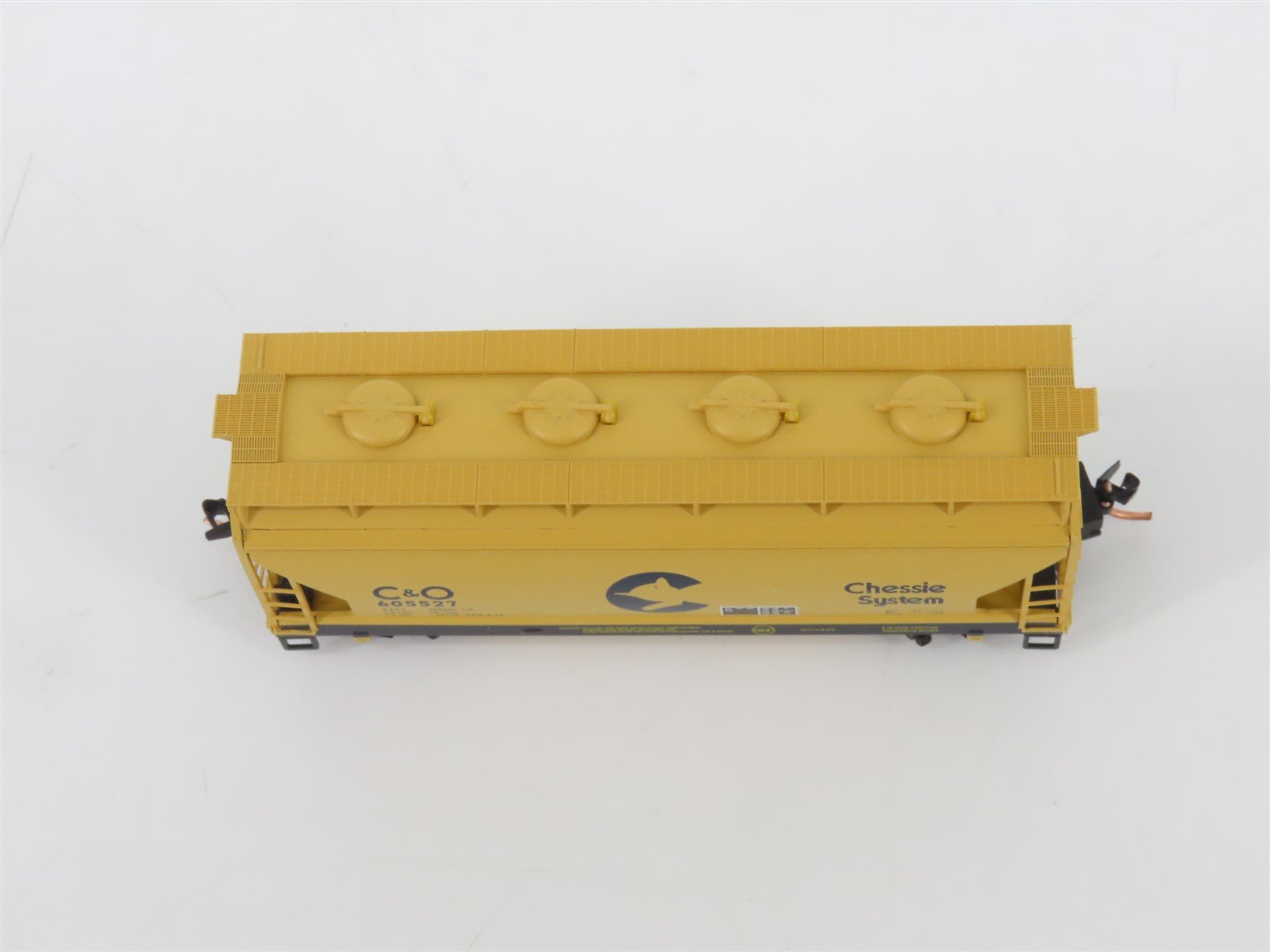 N Scale Micro-Trains MTL 92160 C&O Chessie System 2-Bay Centerflow Hopper 605527