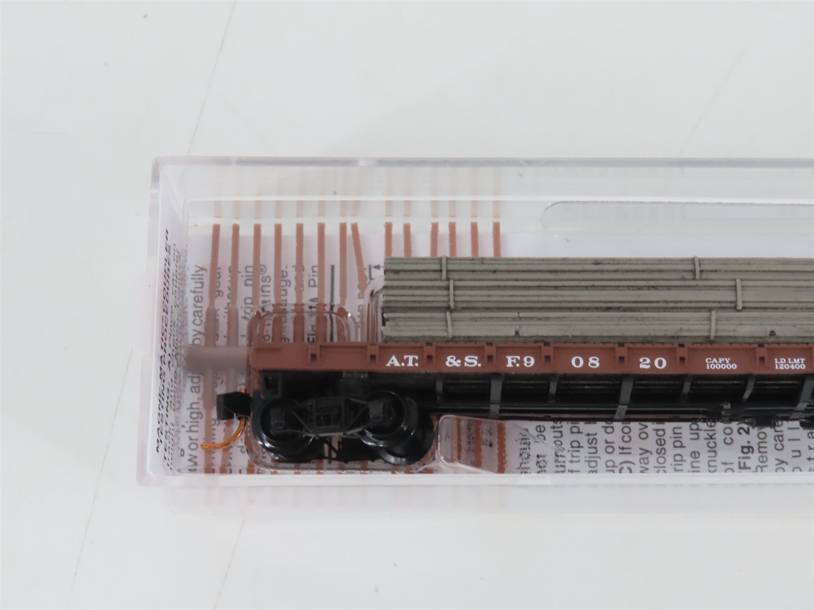 N Micro-Trains MTL 04400061 ATSF Santa Fe 50' Flat Car 90820 w/ Steel Plate Load