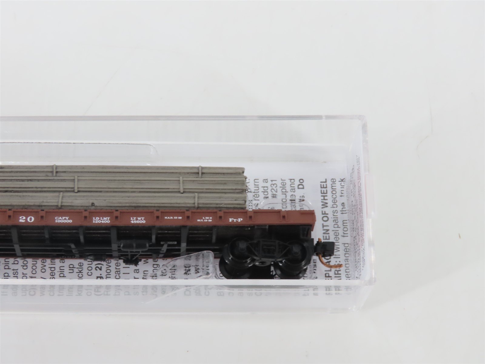 N Micro-Trains MTL 04400061 ATSF Santa Fe 50' Flat Car 90820 w/ Steel Plate Load