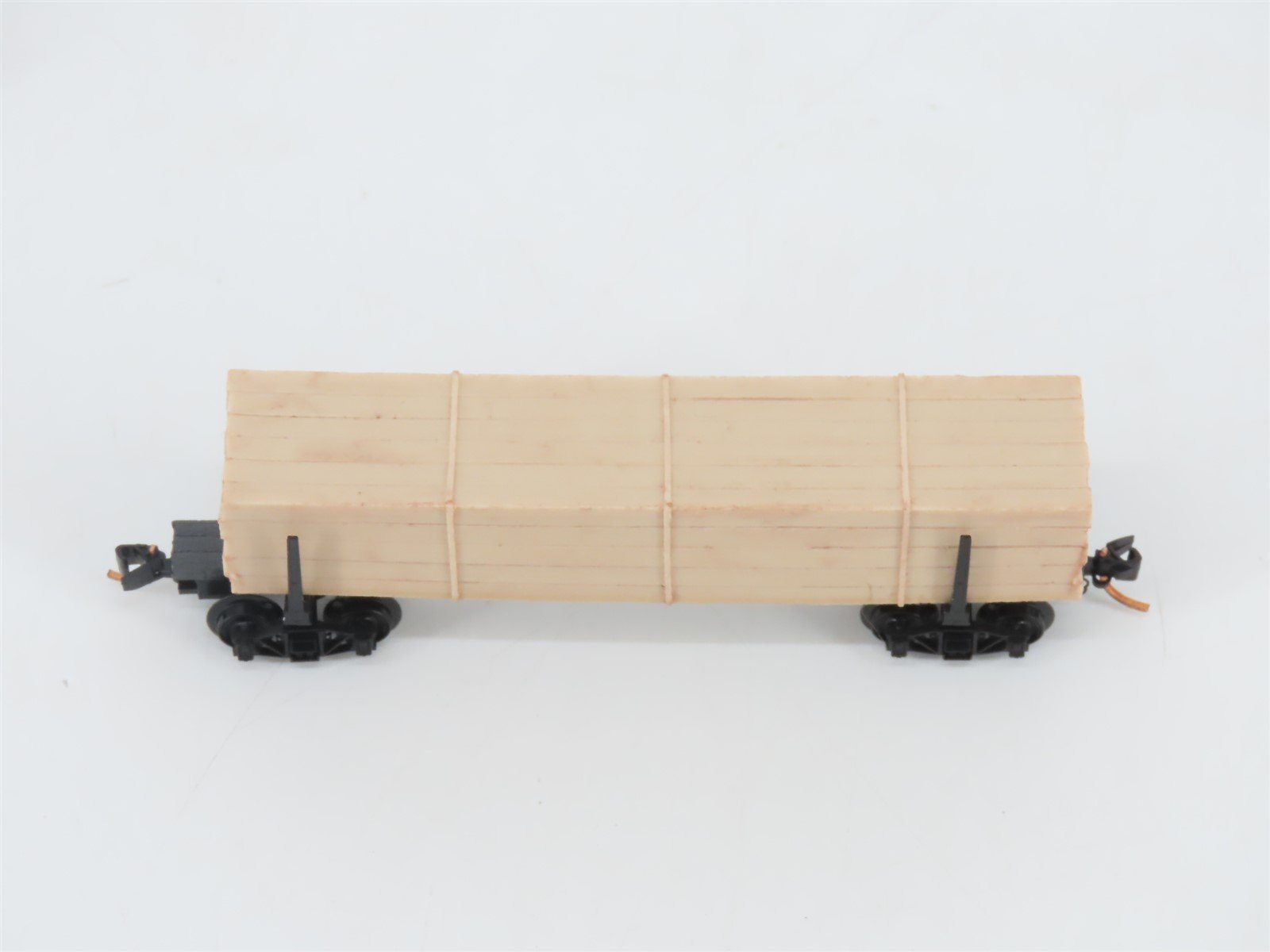 N Scale Micro-Trains MTL 11400070 40' Modern Log Car w/ Uprights & Load