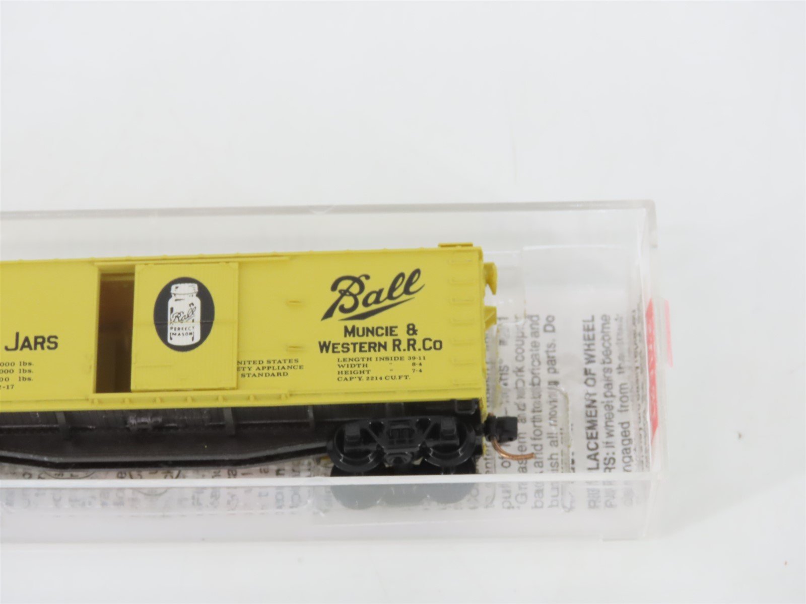 N Scale Micro-Trains MTL 42030 MWR Ball Glass Jars 40' Wood Box Car #1022