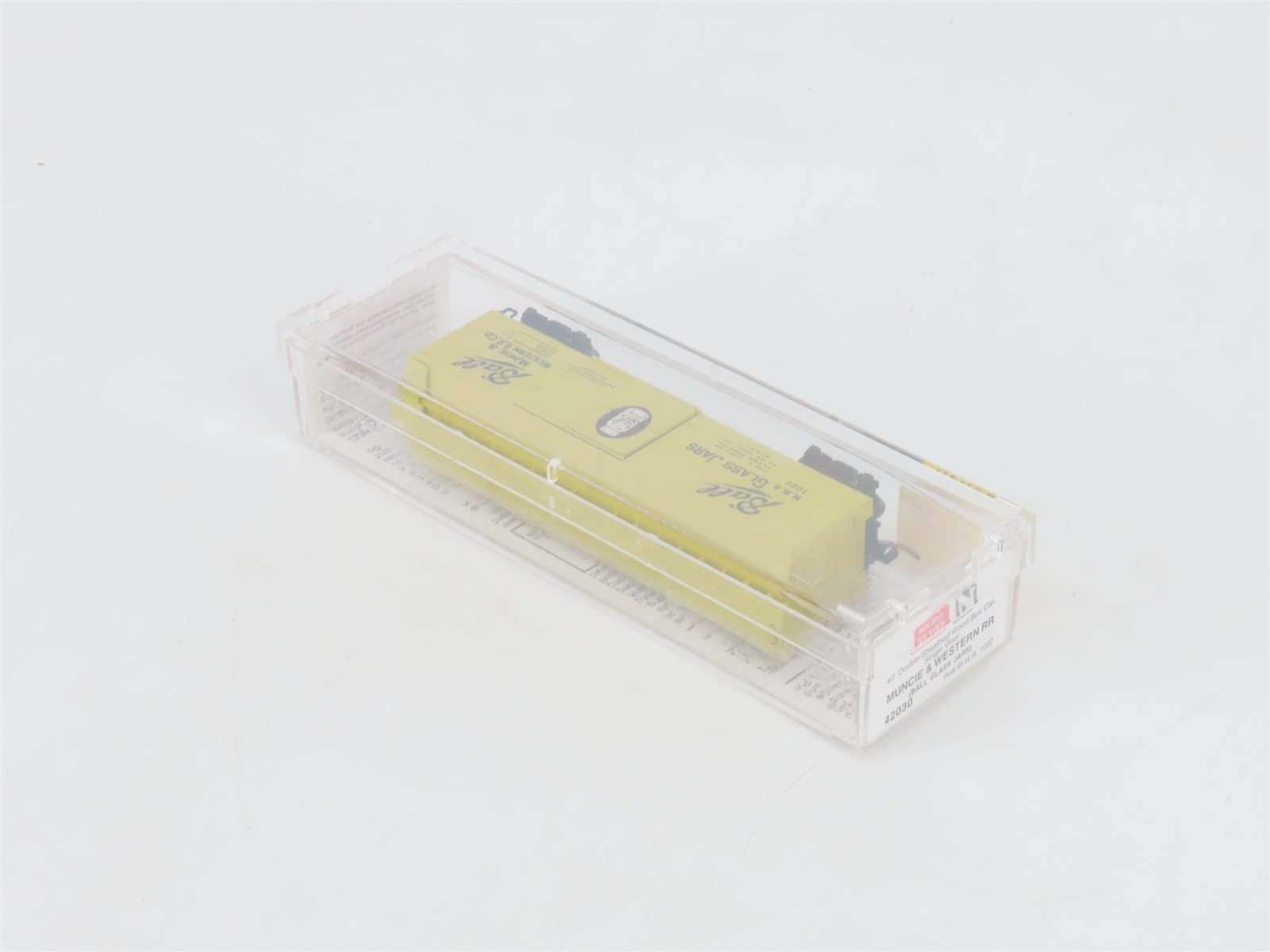 N Scale Micro-Trains MTL 42030 MWR Ball Glass Jars 40' Wood Box Car #1022