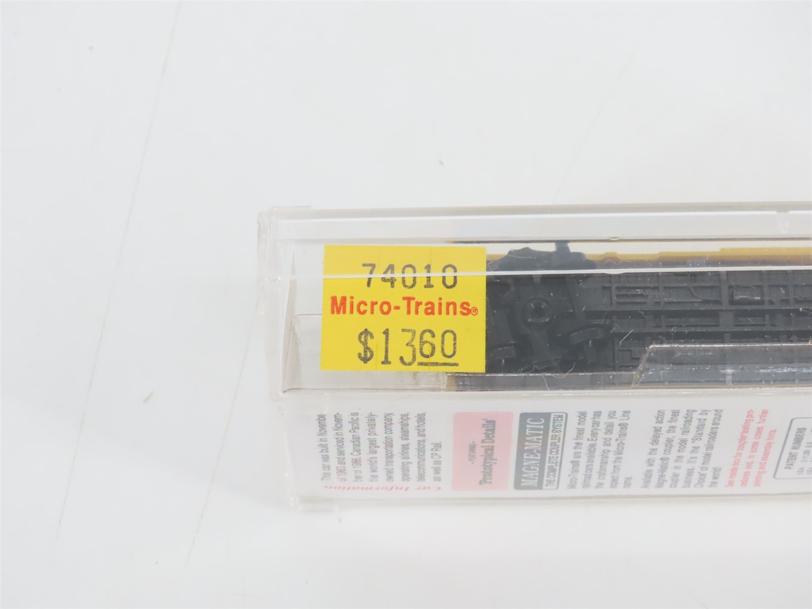 N Micro-Trains MTL 74010 CP Rail Canadian Pacific 40' Plug Door Box Car #165204