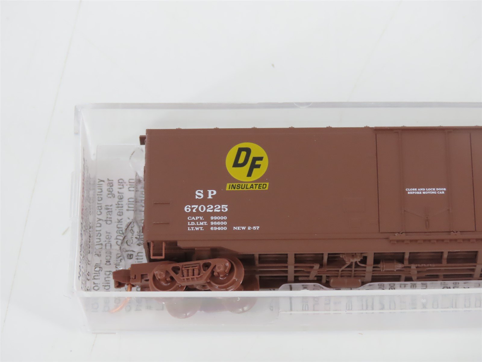N Scale Micro-Trains MTL 32380 SP Southern Pacific 50' Box Car #670225