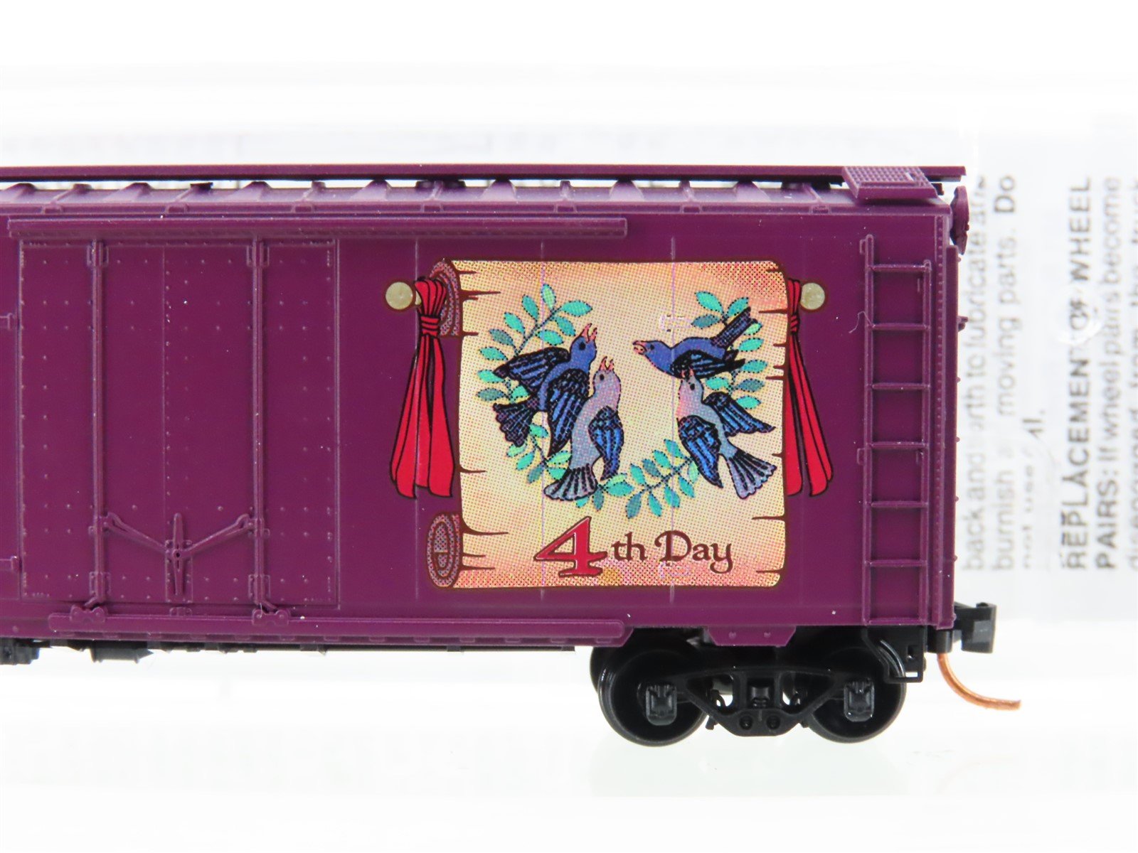 N Scale Micro-Trains 02100504 TDOC Twelve Days of Christmas 40' Boxcar #04