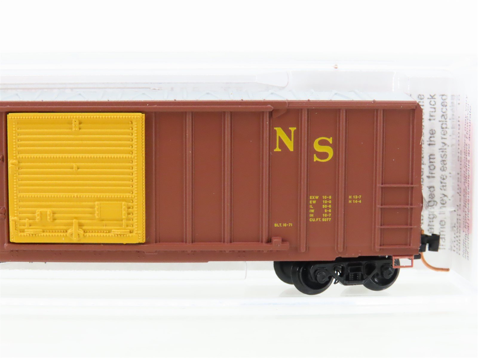 N Scale Micro-Trains 25660 NS Norfolk Southern 50' Standard Boxcar #2210