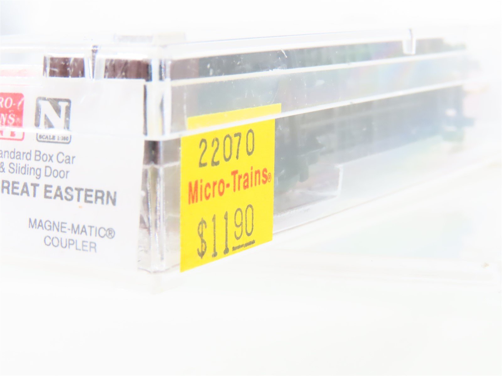 N Scale Micro-Trains 22070 PGE Pacific Great Eastern 40' Standard Boxcar #4942