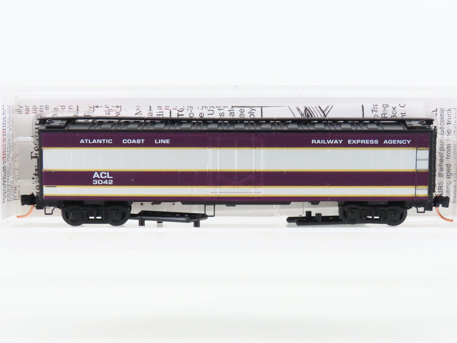 N Scale Micro-Trains 52040 ACL Atlantic Coast Line 52' Express Reefer #3042