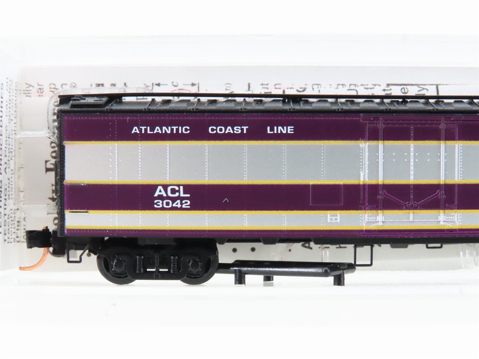 N Scale Micro-Trains 52040 ACL Atlantic Coast Line 52' Express Reefer #3042
