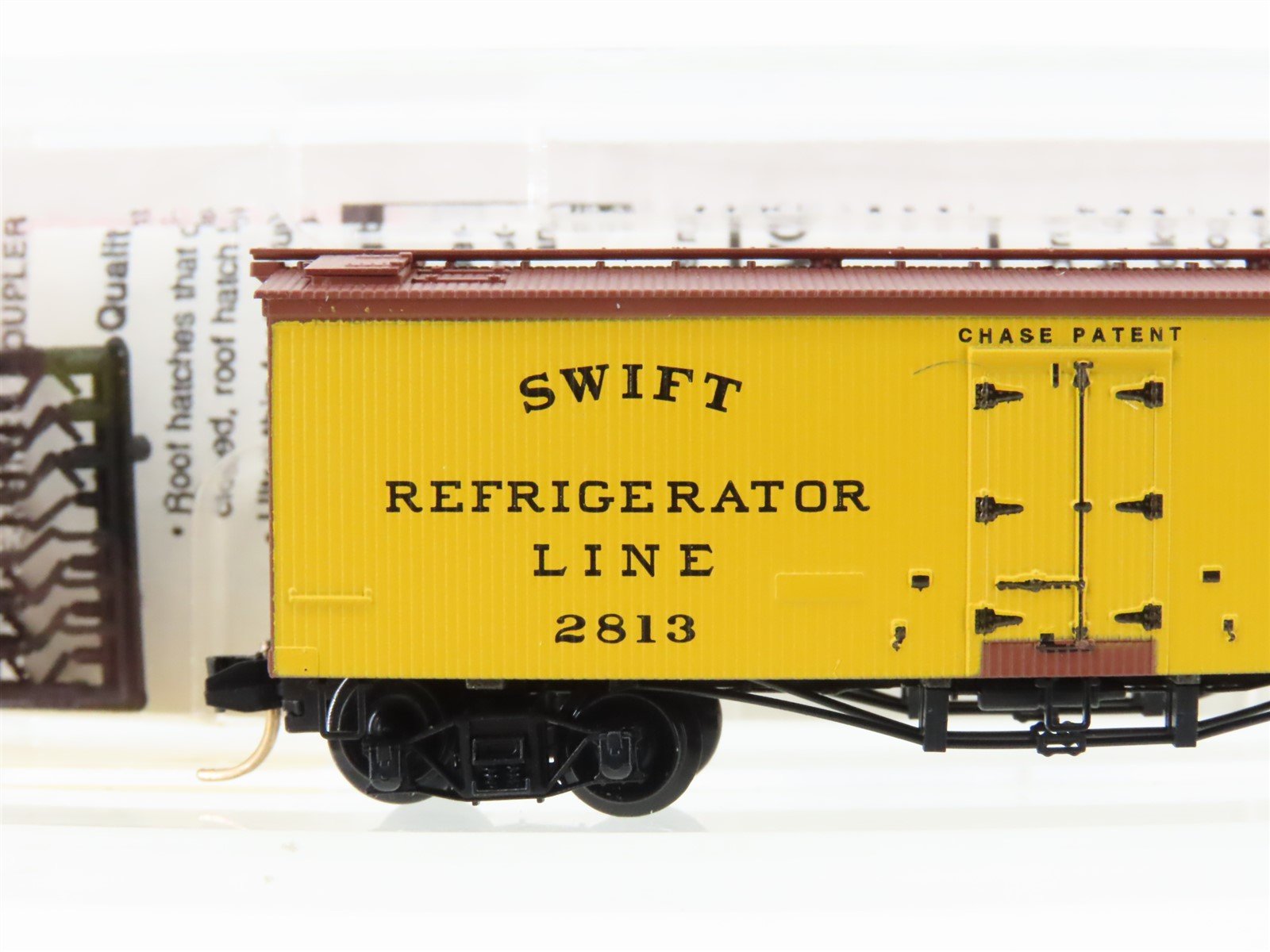 N Scale Micro-Trains 58010 Swift Refrigerator Line 36' Wood Ice Reefer #2813