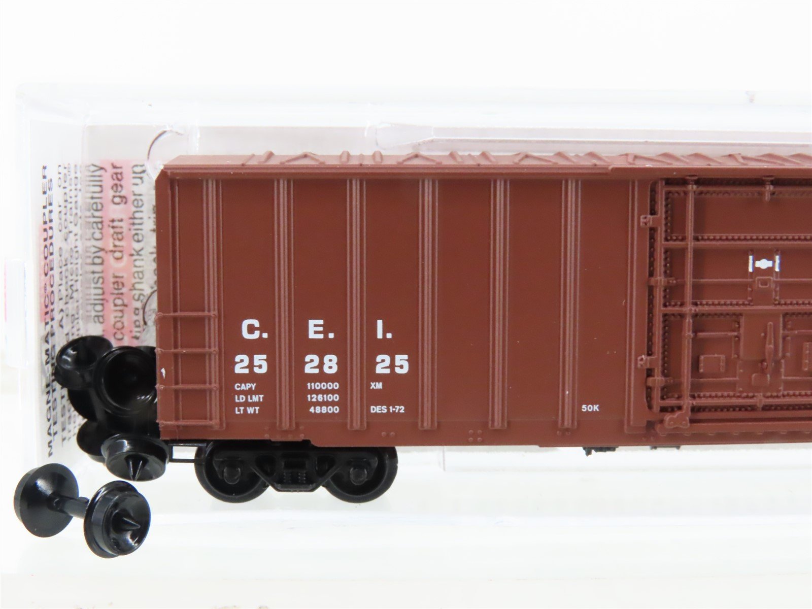 N Scale Micro-Trains 27030 C&EI Chicago & Eastern Illinois 50' Boxcar #252825