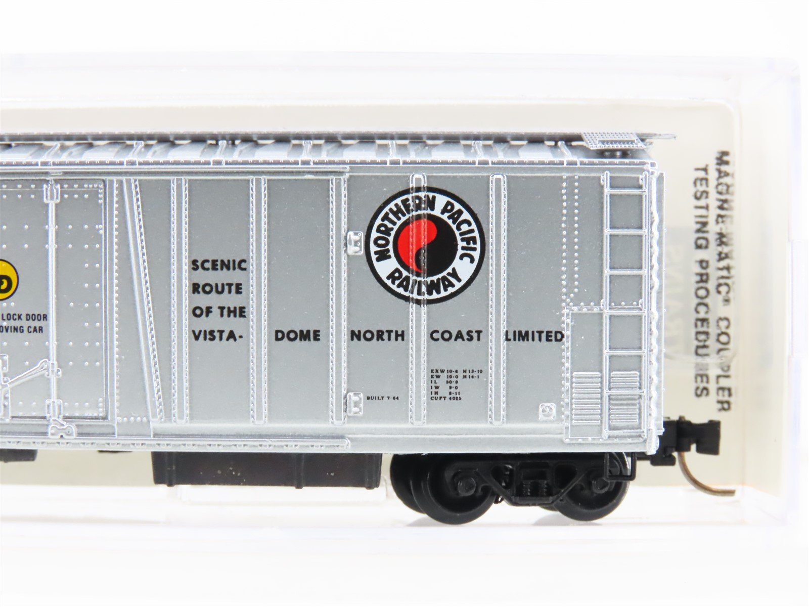 N Scale Micro-Trains MTL 70050 NP Northern Pacific 51' Mech Reefer #563