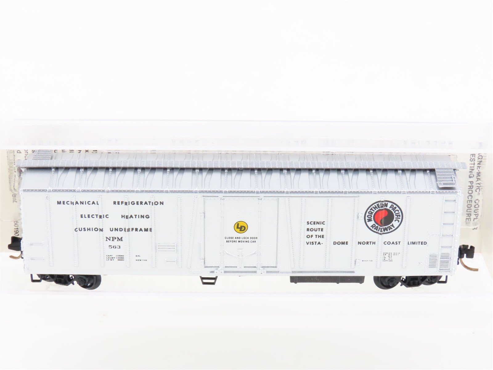 N Scale Micro-Trains MTL 70050 NP Northern Pacific 51' Mech Reefer #563