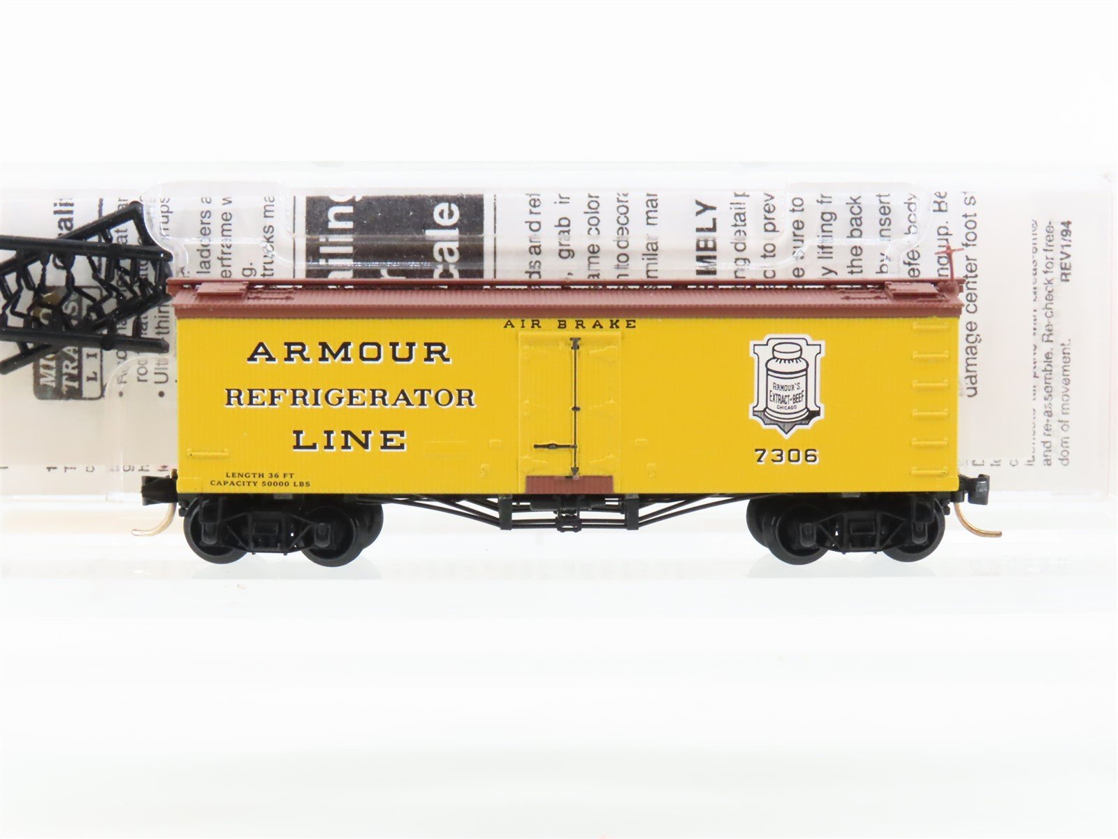 N Scale Micro-Trains MTL 58030 Armour Refrigerator Line 36' Wood Reefer #7306